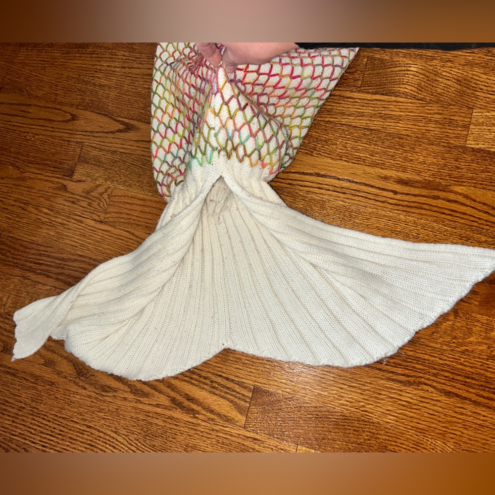 Mermaid Tale Crochet Blanket - Picture 5 of 12